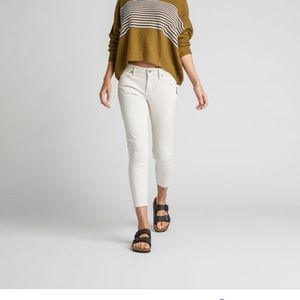 NWOT White Ankle Jeans - Silver Jeans Co.